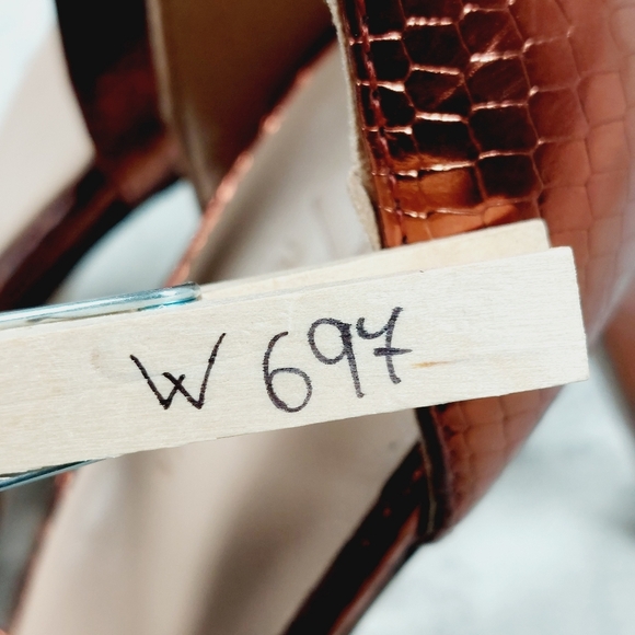 NEW Naturalizer 27 Edit Abilyn Brown Snake Pointy Toe Ankle Strap Pump Heel W697 - Picture 14 of 14